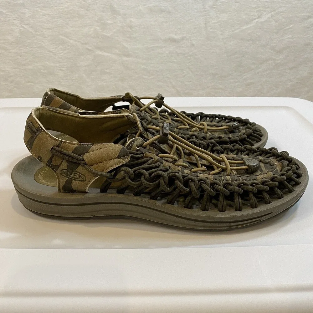 Keen‎ Men's UNEEK Leather Sandals Brown Camo Leather Sports Fisherman Sz 8